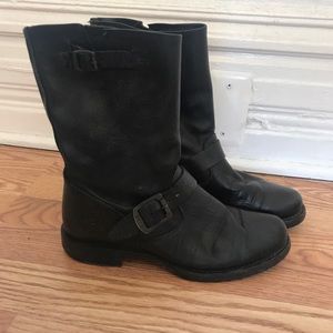 Frye Veronica Short